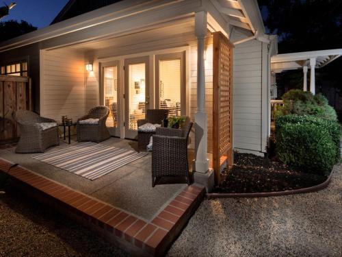 Sonoma House | Janes Cottage-The Perfect Wine County Retreat - Includes Wine Tasting Passport