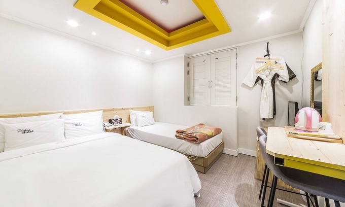 Changanil-tong Hotel | Jangan White