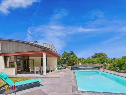 Fouesnant House | Jardin et piscine - 1km de la plage de Mousterlin