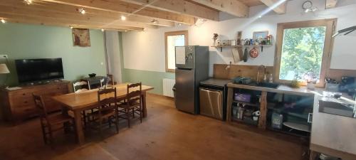 Monieux House | JAS provençal pour 6 personnes à 2mn de la Grange de Javon
