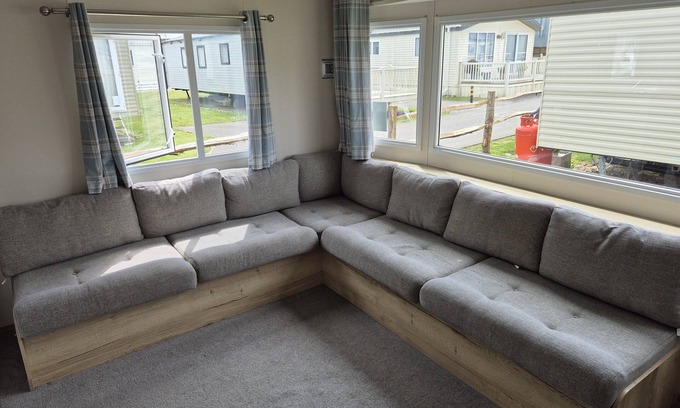 Dymchurch House | Jasmine - 2 bedrooms sleeps 6