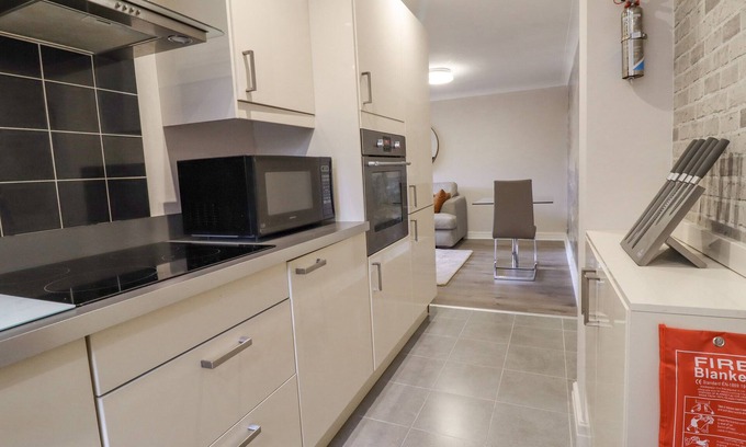 Lytham St. Anne's Cottage | Jasmine Cottage