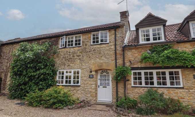South Perrott Cottage | JASMINE COTTAGE, pet friendly, character holiday cottage in Mosterton