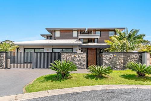 Yamba House | Jasmine cove - Exclusive Waterfront Estate