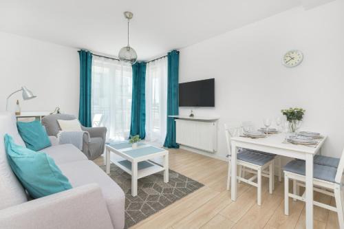 Pogorze Apartment | Jasny & Przestronny Apartament z Balkonem i Parkingiem by Rent like home