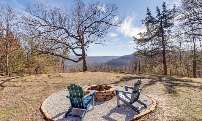 Jasper Cabin | Jasper Cabin w/Fire Pit, Grill & Mountain Views!