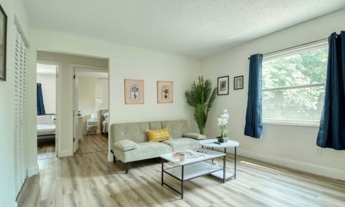 Temple Crest Apartment | Jay’s Cozy Safari - Steps away from Busch Gardens