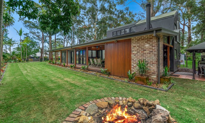 Myola House | JB's - Ocean, Bush, Pets, Expansive Living, Decks, Air-Con