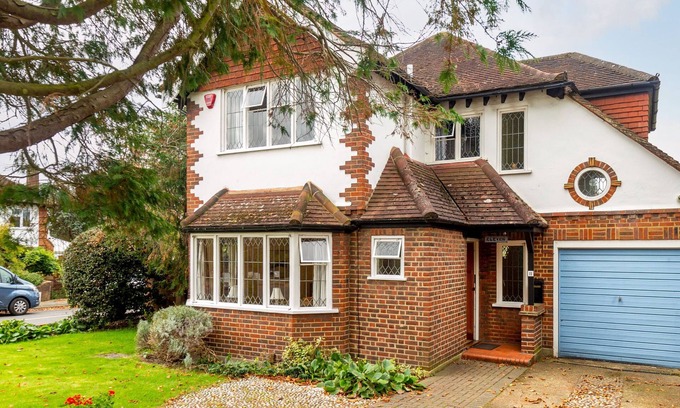Coombe Vale House | Jeanettes with 4 bedrooms and 1 bathrooms