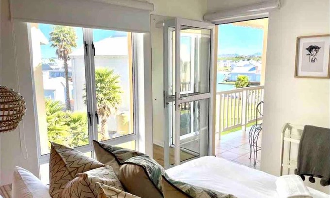 Marina Martinique Apartment | Jeffery’s Bay - La Caribe 42 Marina Martinique