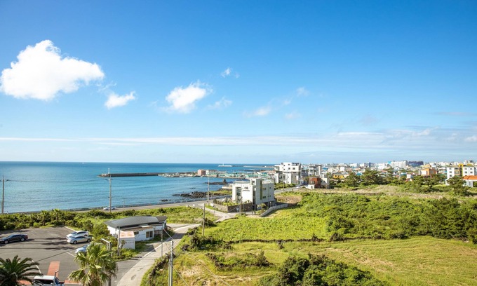 Hallim Apartment | Jeju Badagurigi