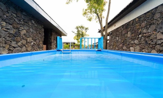 Sehwa-ri House | Jeju Bizagot Pension