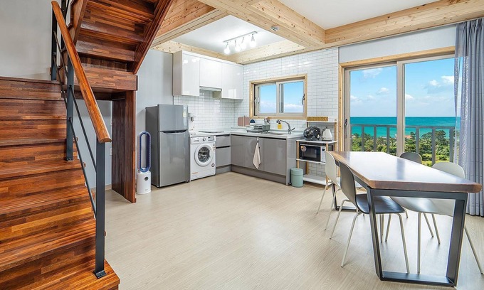 Hallim House | Jeju Hoyeongfarm Stay