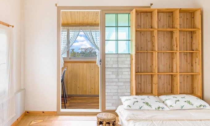 Hallim House | Jeju Orsirok Dogchaepension