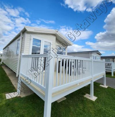 Tattershall House | JEMs Hot-Tub Getaways 6 berth at Tattershall Lakes