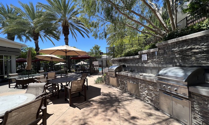 Aliso Viejo House | Jenny's Modern Luxury 3B Townhome in Aliso Viejo