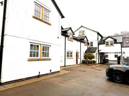 Worsley House | Jessup Cottage Worsley Village