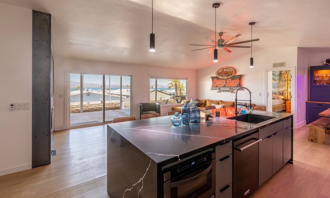 Havasu Lake House | Jet Boat Billy's Speed Shop Havasu