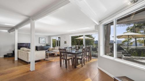 Coffs Harbour House | Jetty Hideaway - Cosy Cottage, Fireplace, Gardens