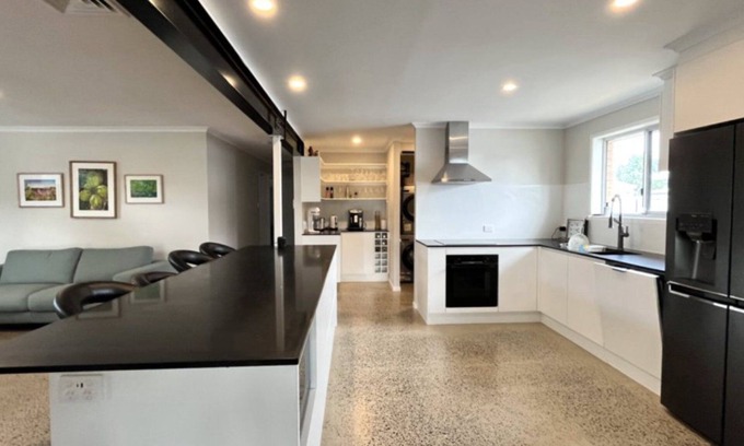 Currimundi House | JEWEL IN THE CROWN - Only minutes from Currimundi Lake
