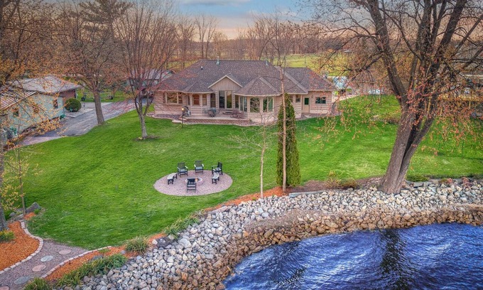 Fremont House | Jewel of Poygan Shores - Lake/Games/Relaxation