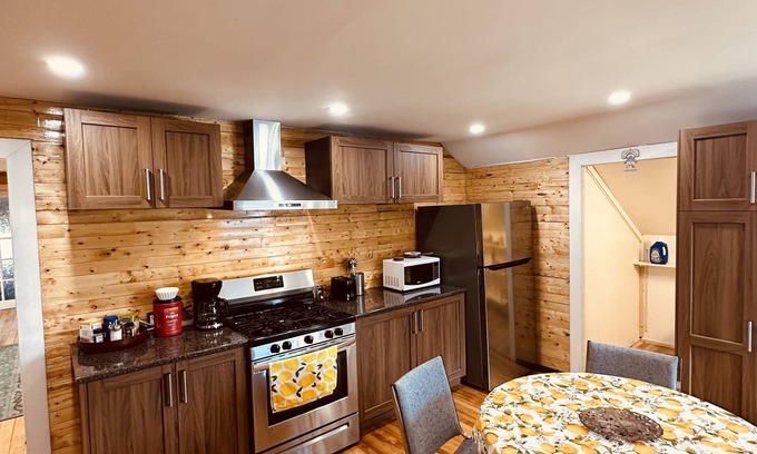 Newboro Apartment | Jewel of the Rideau Lakes!