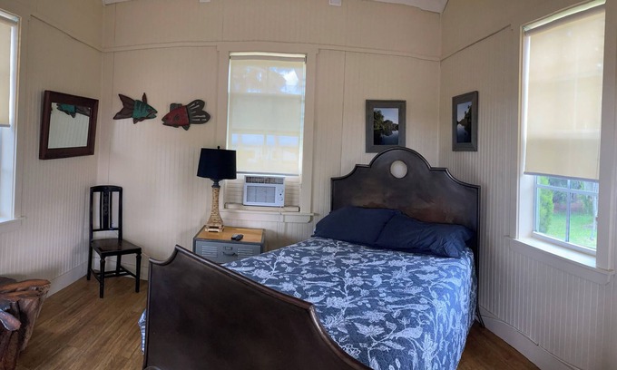 Braden River Cabin | Jiggs Landing, Cabin 4 - Old World Waterside Double