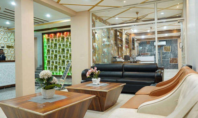 Pithampur Hotel | JMC HOTEL THE MOON