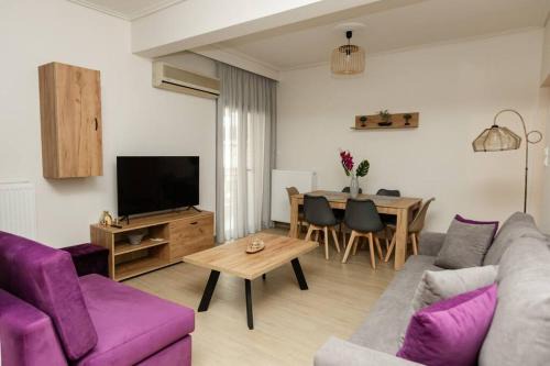 Larissa Apartment | Joanna's Apartment