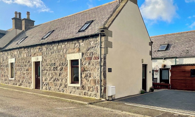 Buckie Cottage | Jock McMuffin Cottage
