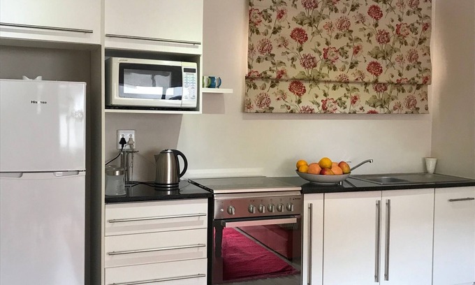 Bedfordview Cottage | Johannesburg, close to International Airport and shops Bedfordview