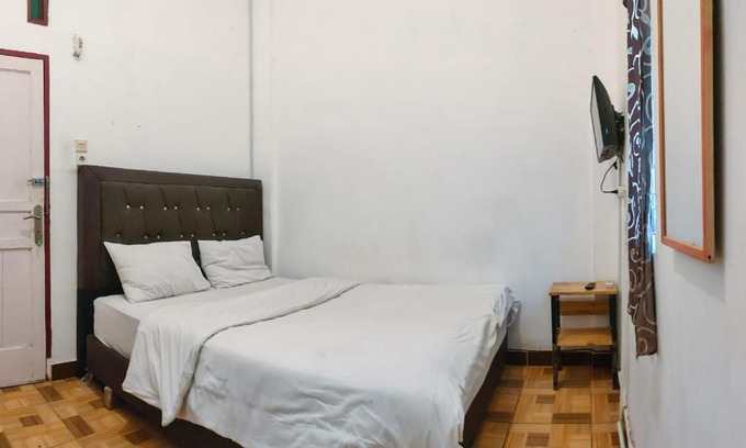 Medan Hotel | Johje Guest House Medan Mitra RedDoorz