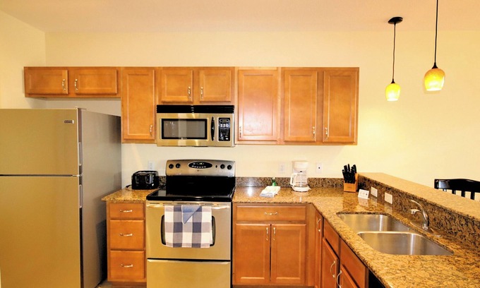 Madeira Beach Apartment | John's Pass Hotel