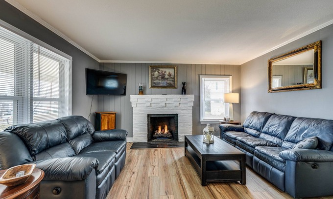 Johnson City House | Johnson City Home: Fireplace, 1 Mi to Boone Lake!