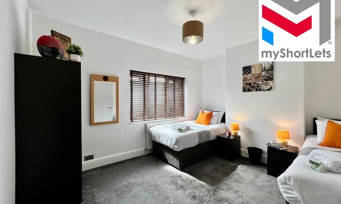 Cleethorpes House | Johnson House - Great for Contractors or Family Holidays
