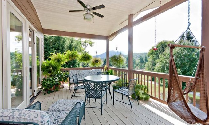 Lake Junaluska House | JOIN US THIS FALL IN THE MOUNTAINS AT BEAUTIFUL LAKE JUNALUSKA! See you soon!