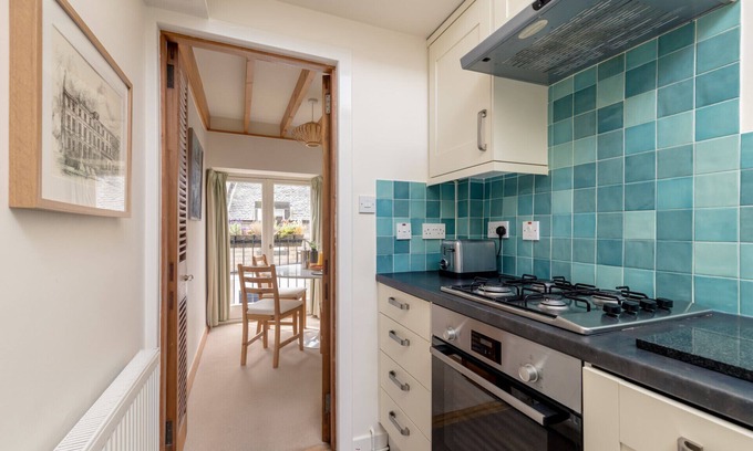 Stockbridge Apartment | JOIVY Charming mews flat near the Dean Bridge
