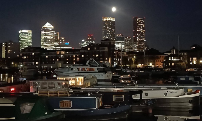 Limehouse Boat Rental | JOIVY delightful House Boat in Limehouse Marina