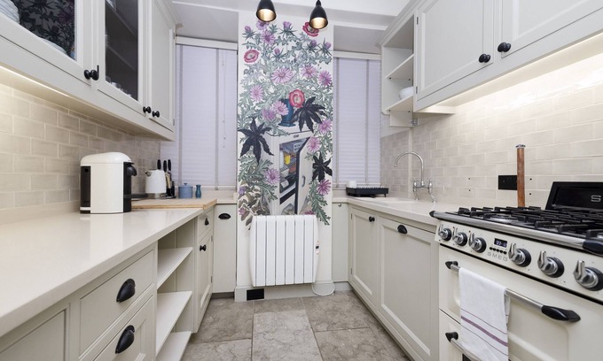 Leith Apartment | JOIVY Eclectic & Design Led 3Br Apt Near Edinburgh Castle