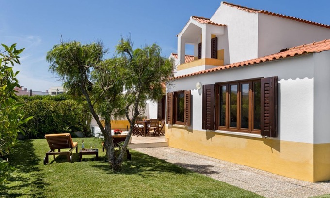 Praia das Macas Cottage | JOIVY Peaceful beach villa w/parking
