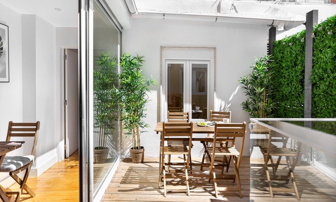 Merces Apartment | JOIVY Principe Real 2BR Apt w/Terrace nearby Botanical Garden of Lisbon