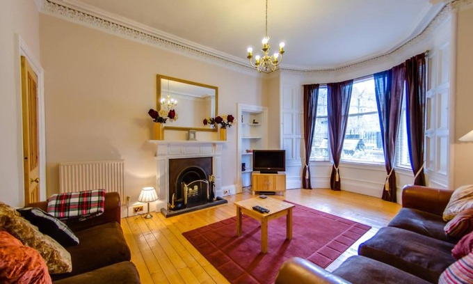 Marchmont Apartment | JOIVY Spacious Apartment next to The Meadows