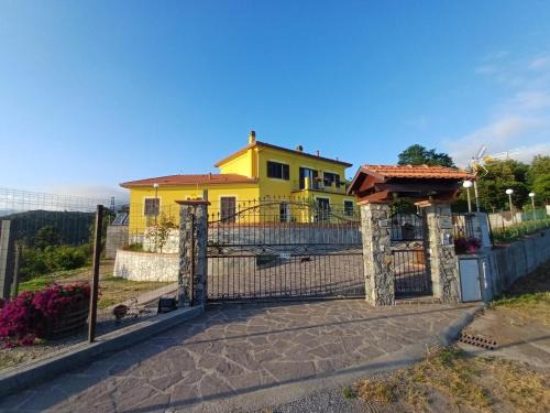 Moneglia Apartment | JOIVY Villa Guanna - Charming Flat with Garden