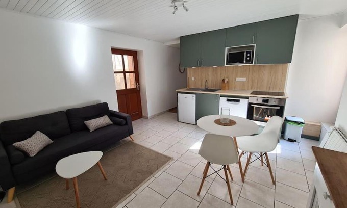 Chalon-sur-Saone Apartment | Joli appartement avec coin jardin