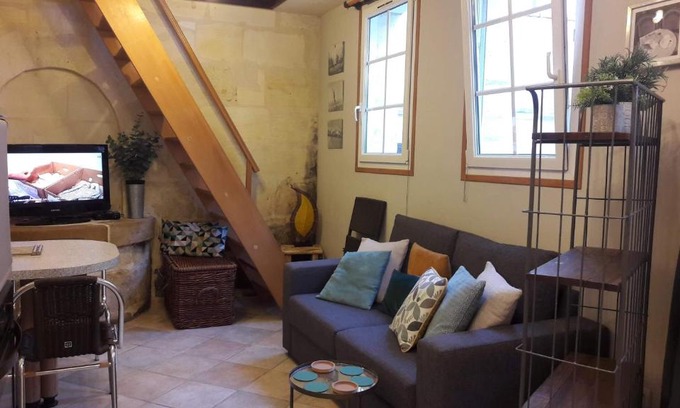 Chartrons Apartment | Joli petit loft dans échoppe pierre centre-ville