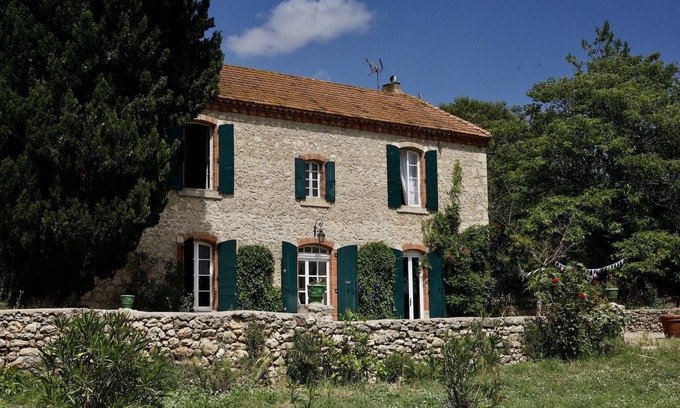 Cruzy House | Jolie Maison de Campagne Avec Grande Piscine et Terrain de Tennis