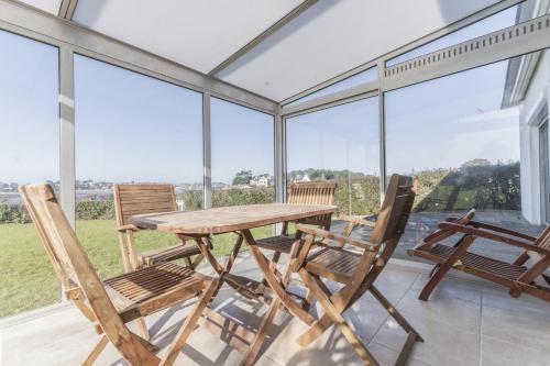 Saint-Philibert House | Jolie maison et sa véranda pour de belles vacances