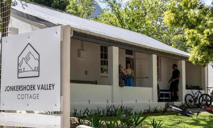 Stellenbosch Apartment | Jonkershoek Valley Cottage