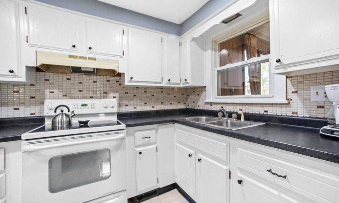 Ravenna House | Joshuas Cozy Home Near Downtown