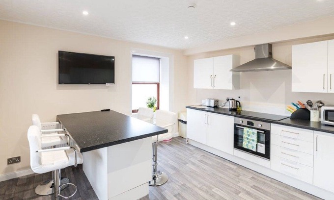 Banff House | Josie's House in Banff, is a Home from Home, 6 Bedroom Town House